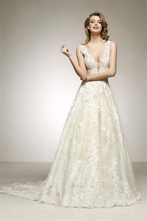 Devany Wedding Dress From Pronovias Hitched Co Uk