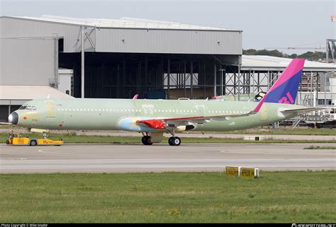 D AVYO Wizz Air Abu Dhabi Airbus A321 271NX Photo By Mike Snyder ID