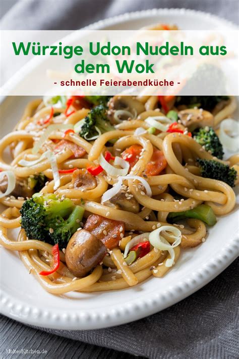 Würzige Udon Nudeln aus dem Wok mit Gemüse Rezept Schnell kochen