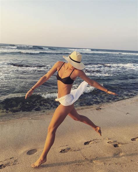 Maria Sharapova In Bikini At A Beach Instagram Picture