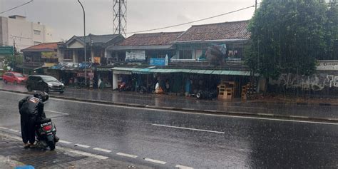 Waspada Potensi Hujan Di Jakbar Jaksel Dan Jaktim Pada Siang Hari