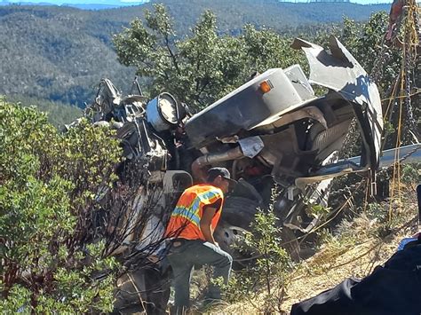 Regio Cae A Barranco En Su Camión Y Pierde La Vida