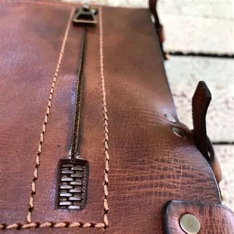 Pin By Lsqglves On A Leder Technik Leather Bags Handmade Leather