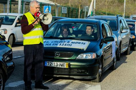 Ptm Dezenas De Ve Culos Participaram Em Marcha Lenta Para Exigir