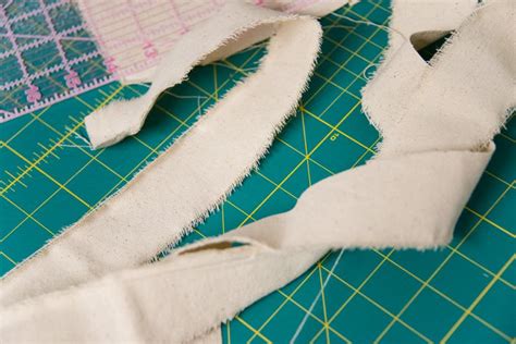 How to Make a DIY Fabric Garland with Strips of Fabric Scraps