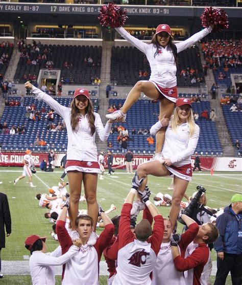 WSU cheerleaders | Cheerleading, Wsu, Washington state cougars