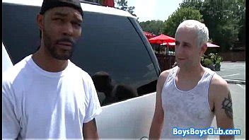 Enorme negro stud la reproducción blanco gay muscular XVIDEOS
