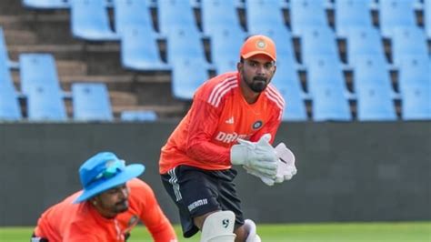 Rahul Dravid Confirms Kl Rahul As Wicketkeeper For St Test Vs South