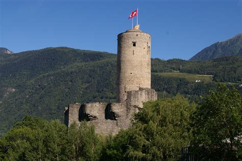 CHATEAU Château de la Bâtiaz