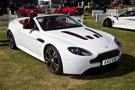 V12 Vantage Roadster - the ultimate Aston Martin