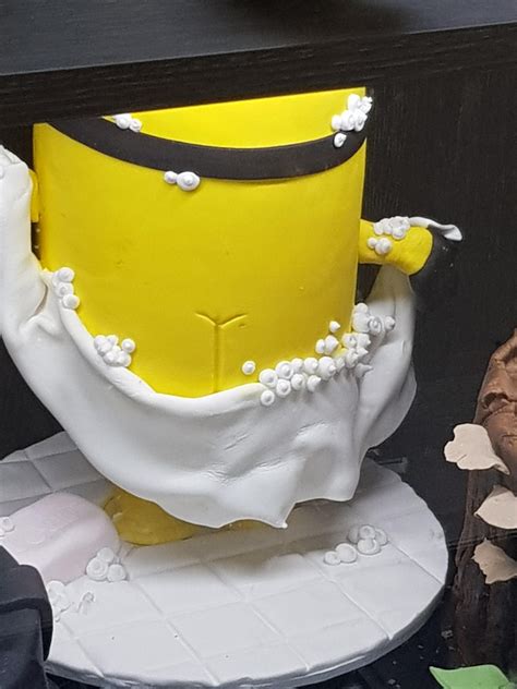 Minion wedding cake at bakery : r/MinionHate