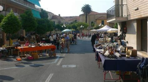 Diano Marina il mercato del martedì torna in viale Kennedy