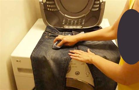 How Do You Remove Mildew From Clothes