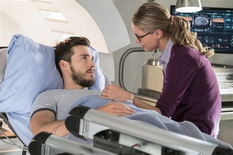 SUPERGIRL: Kara Reconnects With Mon-El In New Photos From Season 3 ...