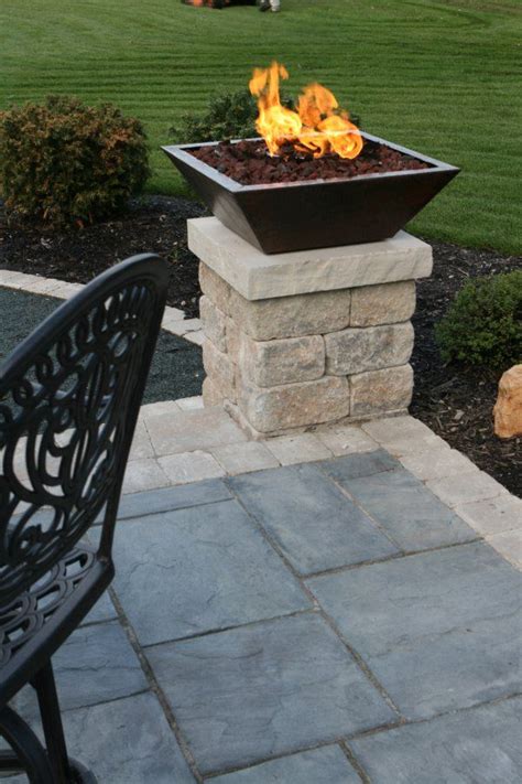 Rivenstone Paver Patio With Estate Wall Pillar By Unilock Patio