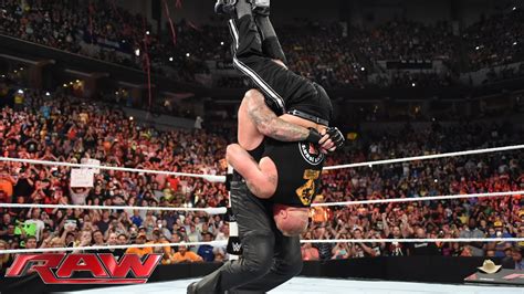 The Undertaker Crashes Brock Lesnar S Homecoming Celebration Raw Aug