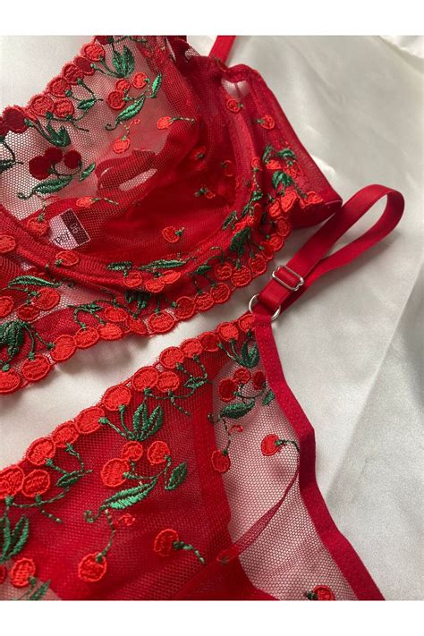 BLUE AVCI LINGERIE Cherry Brode Balenli Iç Çamaşırı Takımı Kırmızı