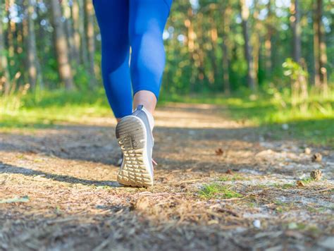 Camminata Mattutina Benefici E Vantaggi Donna Moderna