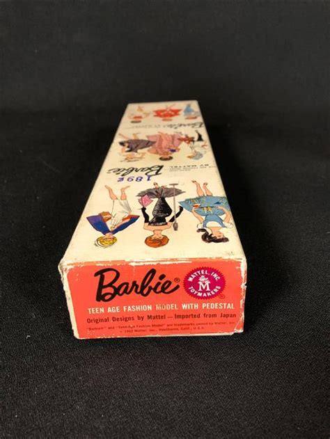 Lot VINTAGE PLATINUM BLONDE BUBBLE CUT BARBIE SIDEPART IN ORIGINAL RED SWIMSUIT COMES IN