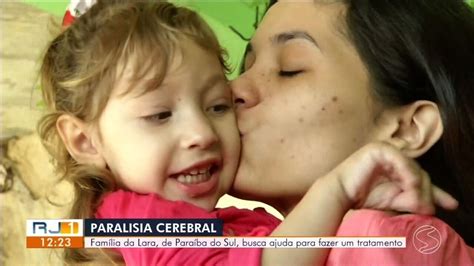 Família lança vaquinha para tratamento de criança paralisia