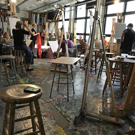 I Posed Nude For An Art Class And Now I See My Body Differently