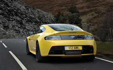 Aston Martin V12 Vantage Wallpapers, Pictures, Images