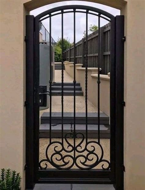 Pin By Kevin Ordu On Herreria Iron Garden Gates Iron Gate Design