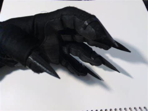 Retractable Claw Gloves