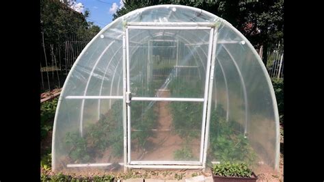 Easy Way To Build Pvc Greenhouse Diy Backyard Greenhouse Diy Greenhouse Plans Build A Greenhouse