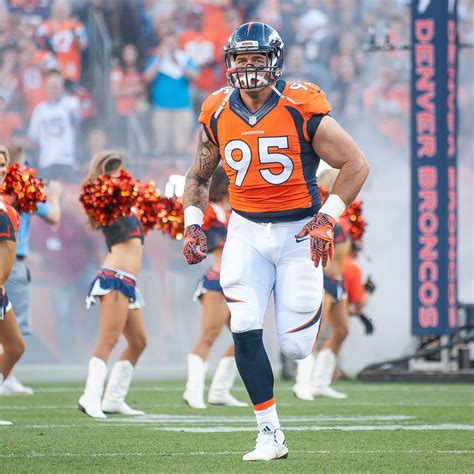 Derek Wolfe Injury: Updates on Broncos DE's Elbow and Return | News ...