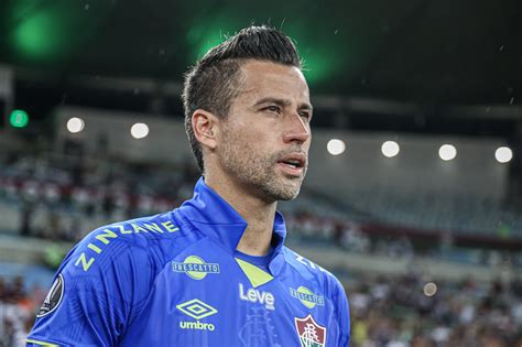 Fábio vê Fluminense bem servido na posição de goleiro e elogia