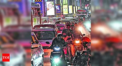 Traffic Snarls Traffic Snarls In Kochi Christmas Rush Causes Traffic