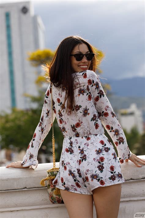 Julia Campos Milkshake Cumbia Zishy Hot Girls And Naked Babes At HottyStop