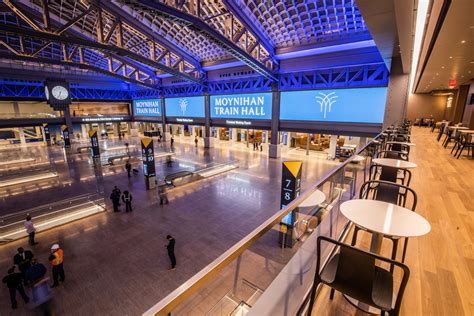 Complete Guide to Dining and Drinks at Moynihan Train Hall 5