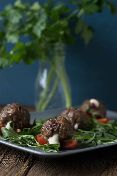 Mit Mozzarella Gef Llte Hackb Llchen Als Fingerfood Oder Auf Salat Lecker