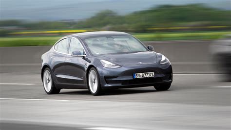 Tesla Model 3 Erste Bilder Zeigen Tesla Neuauflage Computer Bild