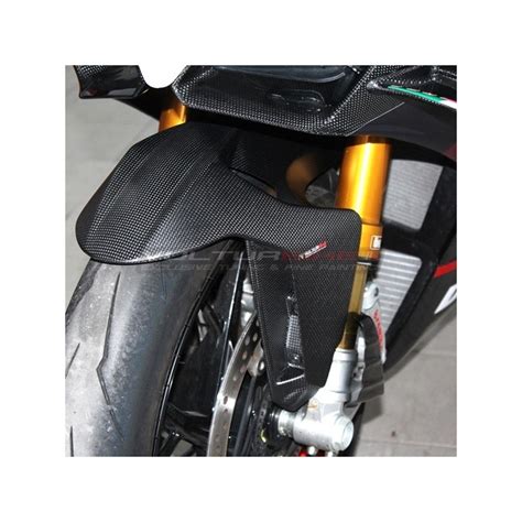 Guardabarros delantero de carbono de nueva línea Ducati Streetfighter