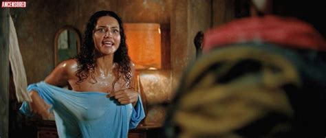 Débora Nascimento Desnuda En The Incredible Hulk