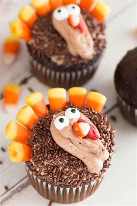 Here Is An Easy Turkey Cupcakes Recipe For Thanksgiving This Fun Thanksgiving Dess