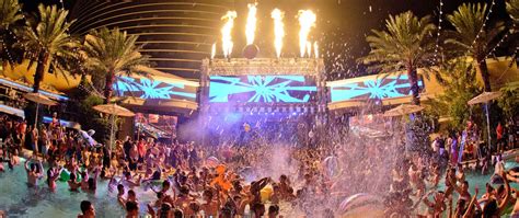 Best Nighttime Pool Parties In Las Vegas