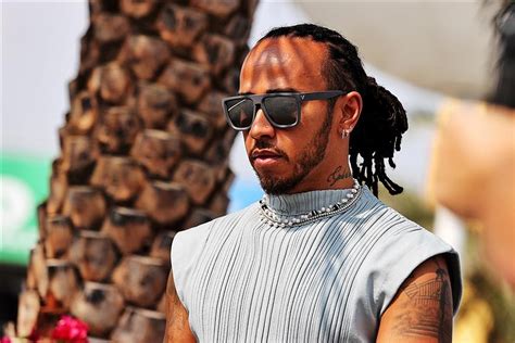 Lewis Hamilton Wows Fans With Shirtless Photo