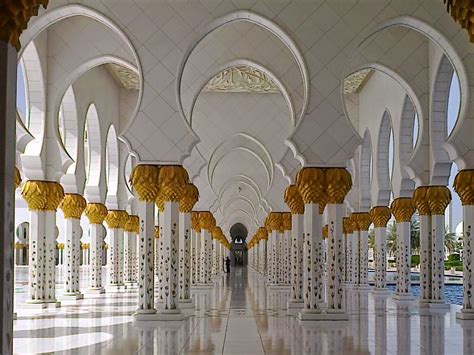 Reflections in Tranquillity: THE GRAND MOSQUE OF ABU DHABI