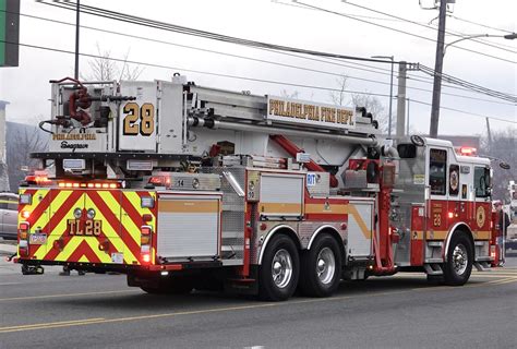 PFD Tower Ladder 28 Philadelphia Fire Department Tower Lad Flickr