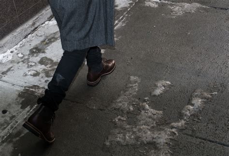 9 Best Shoes for Walking on Ice, According to Experts 2023 | Well+Good