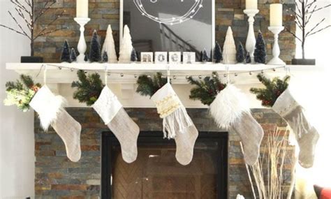 43 Marvelous Rustic Christmas Fireplace Mantel Decorating Ideas Besthomish