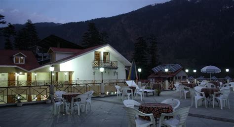 Snow Valley Resort in Manali - Indian Holiday