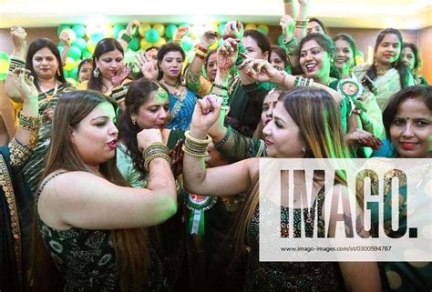 Patna India July 30 Members Of Mahila Vikas Manch Performing During