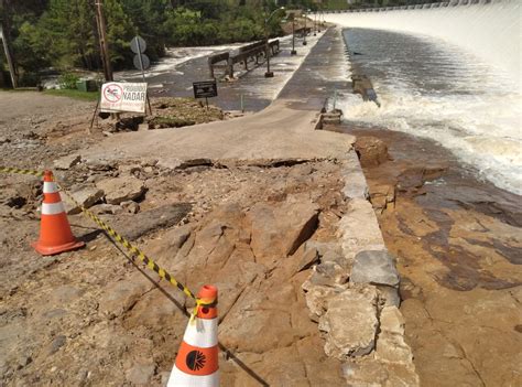 Chuva intensa provoca erosão próximo a Barragem do Salto Portal da Folha