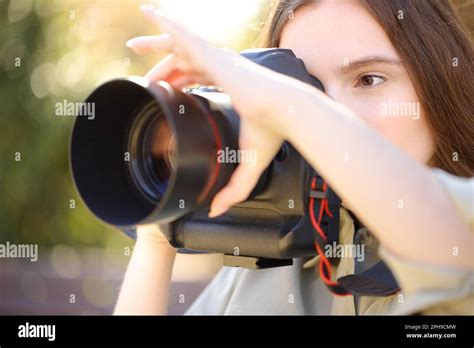 Manually Focusing Camera Hi Res Stock Photography And Images Alamy