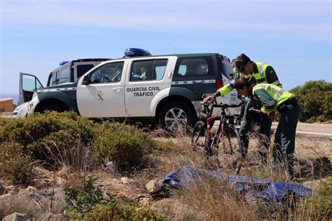 Un Ciclista Alem N De Unos A Os Fallece En La Carretera De Es Cap Blanc